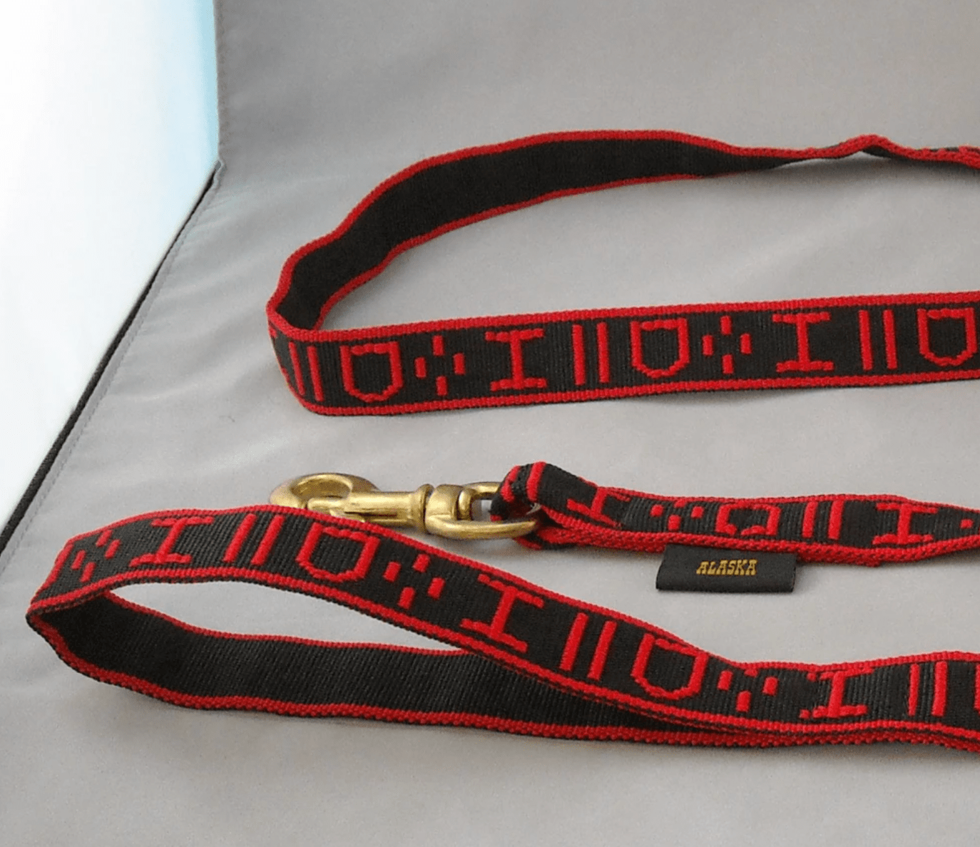 Lead With Bungee (Howling Dog Alaska) - SnowPaw Store - Howling Dog Alaska - Dog Collars, Leads, Belts